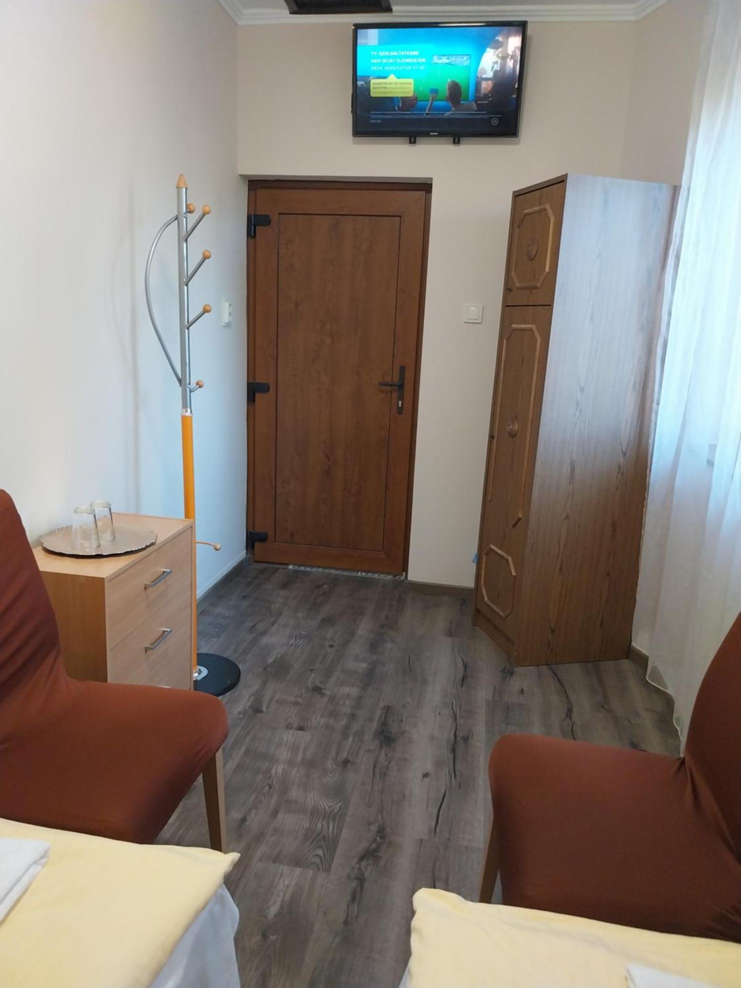 Fenyves Vendeghaz - Siofok Apartment Ngoại thất bức ảnh