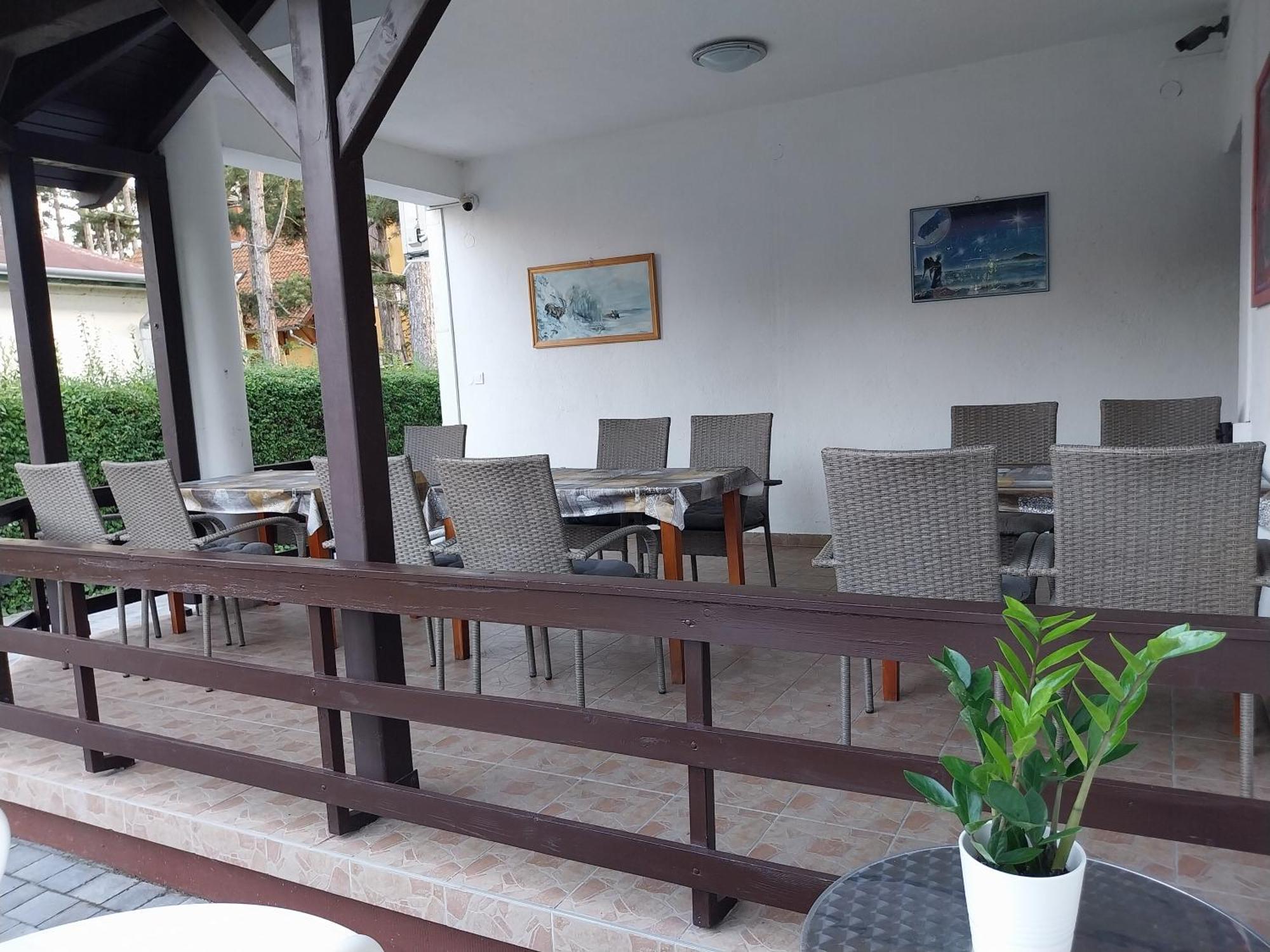 Fenyves Vendeghaz - Siofok Apartment Ngoại thất bức ảnh