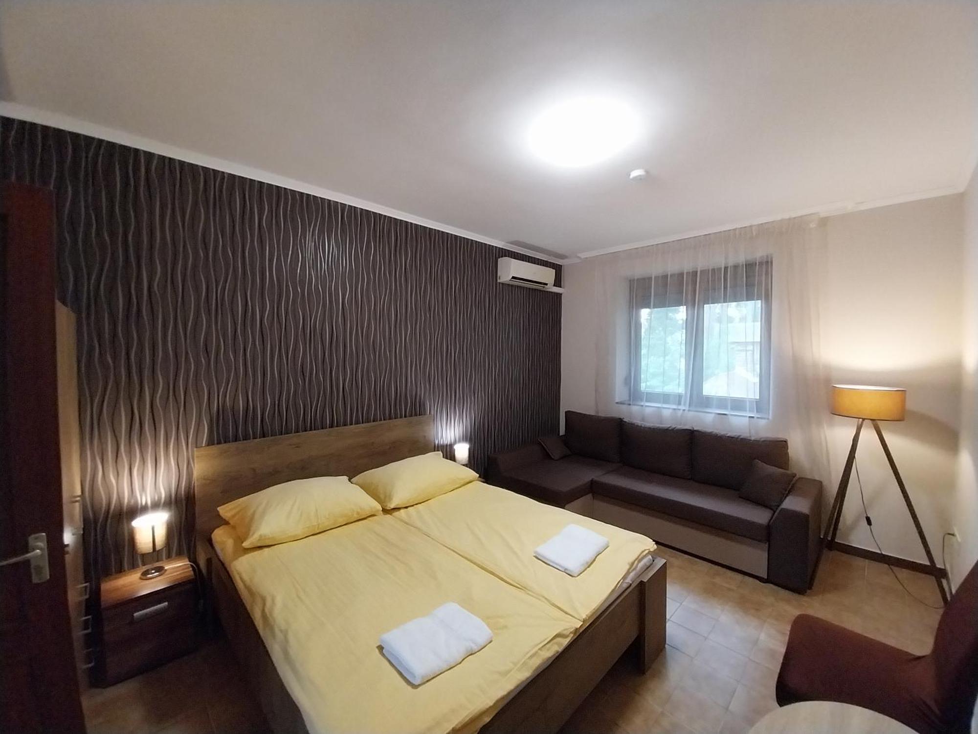 Fenyves Vendeghaz - Siofok Apartment Ngoại thất bức ảnh